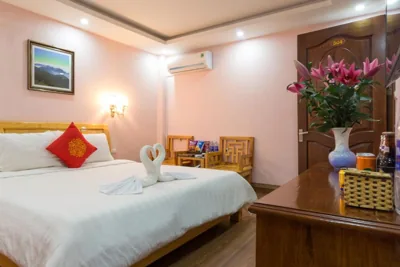 Double or Twin Room with Private Bathroom — London Sa Pa Hotel